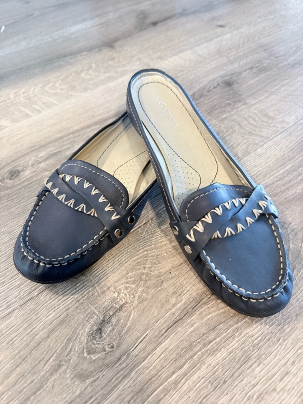 Liz Claiborne Navy Blue Slip-On Mules with Contrast Stitching